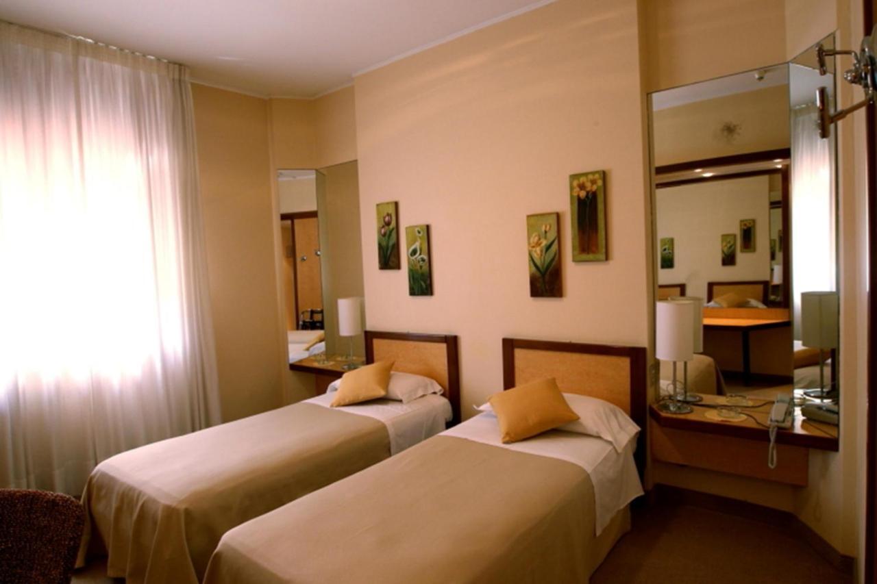 פורמיג'ינה Hotel Globo מראה חיצוני תמונה